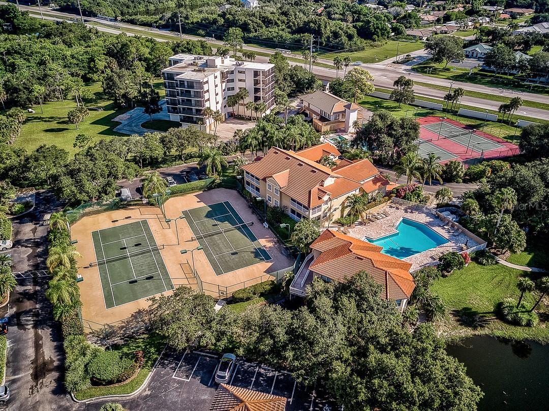 BLACKBURN HARBOR WATERFRONT VILLAS - Residential