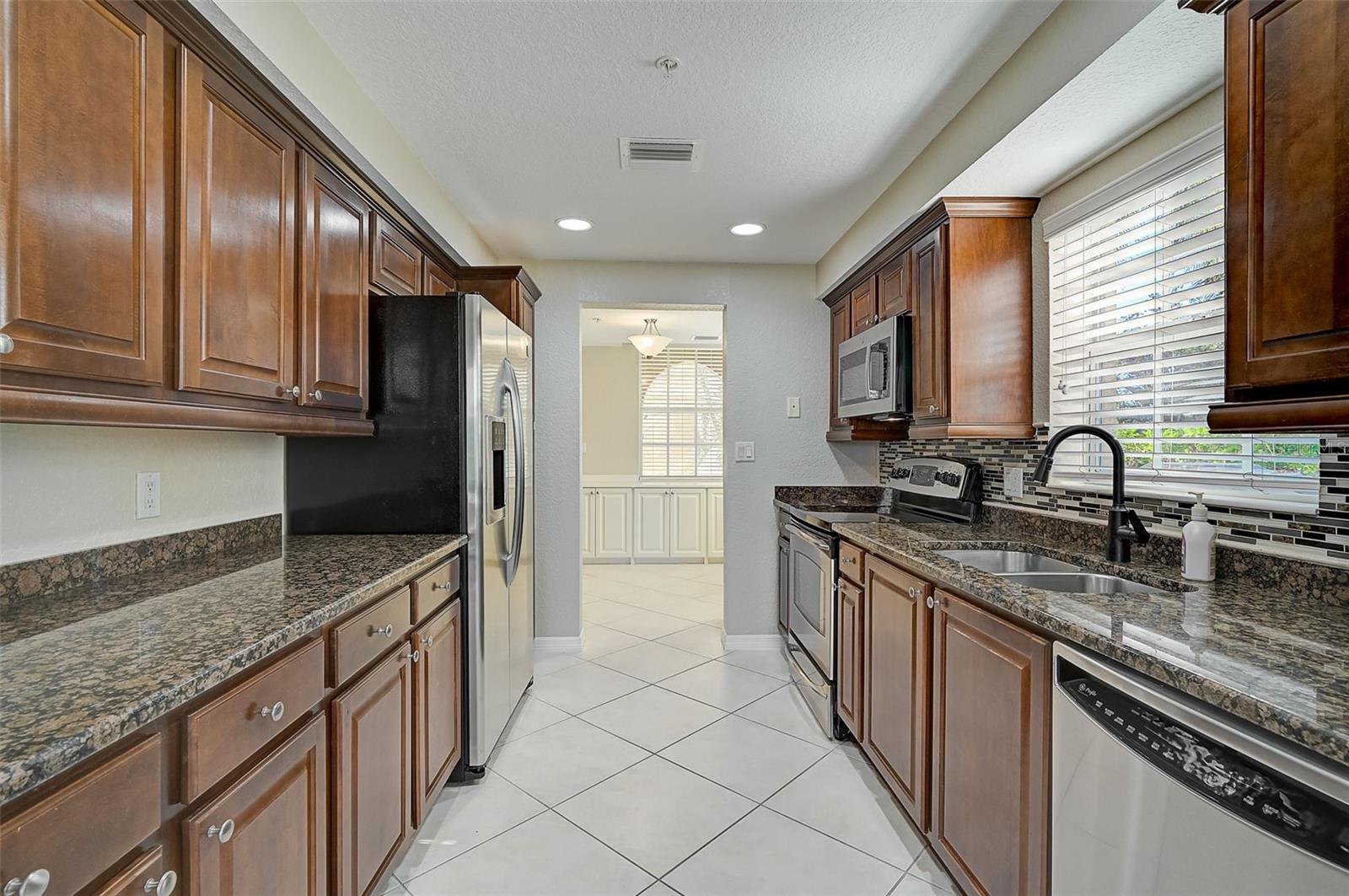 BLACKBURN HARBOR WATERFRONT VILLAS - Residential