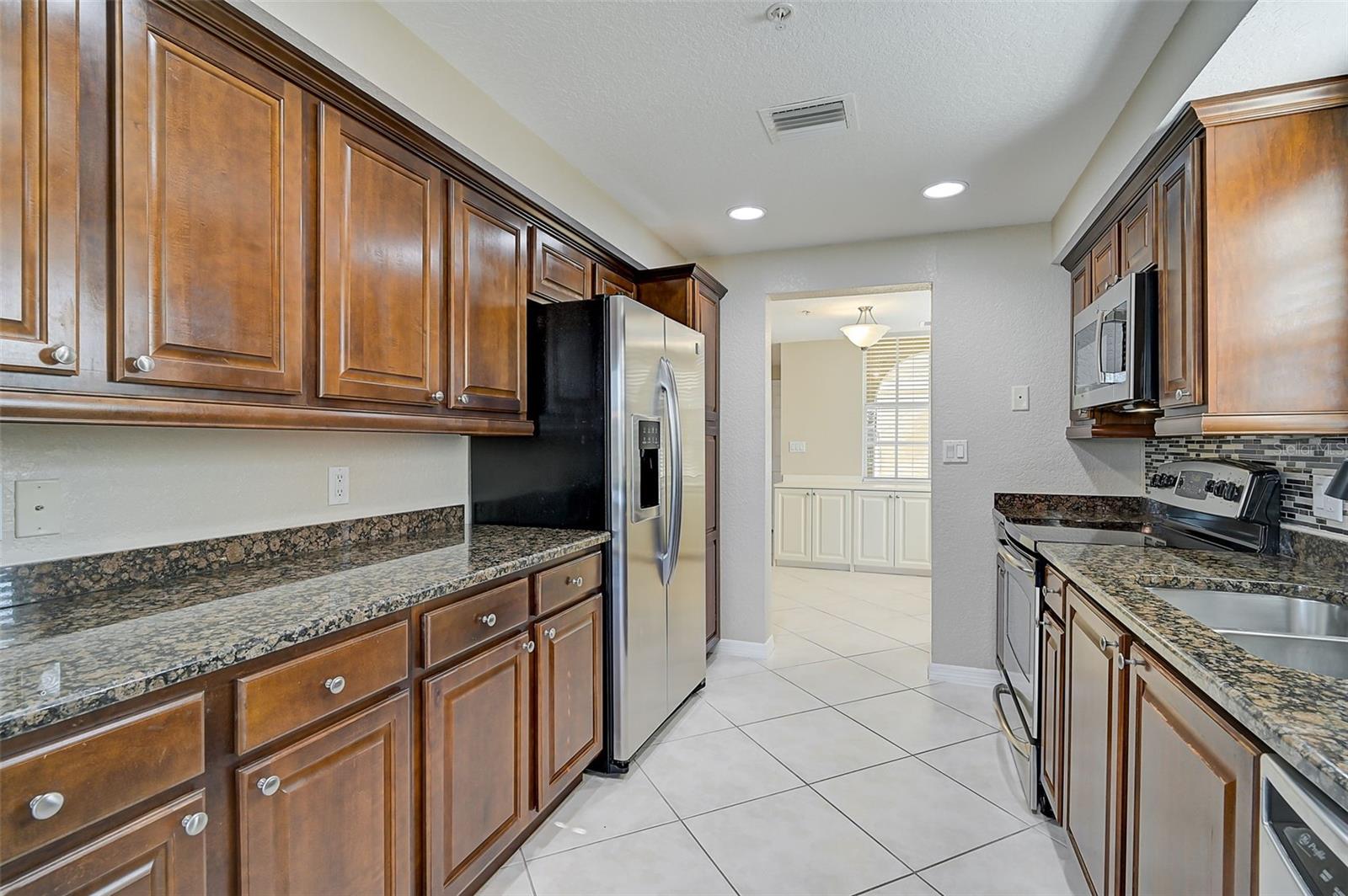 BLACKBURN HARBOR WATERFRONT VILLAS - Residential