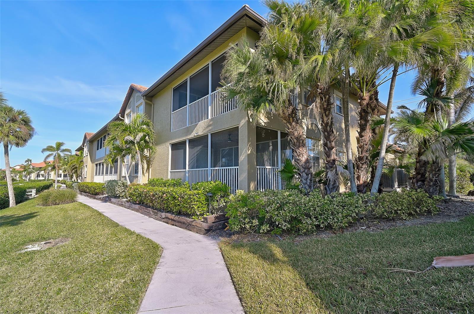 BLACKBURN HARBOR WATERFRONT VILLAS - Residential