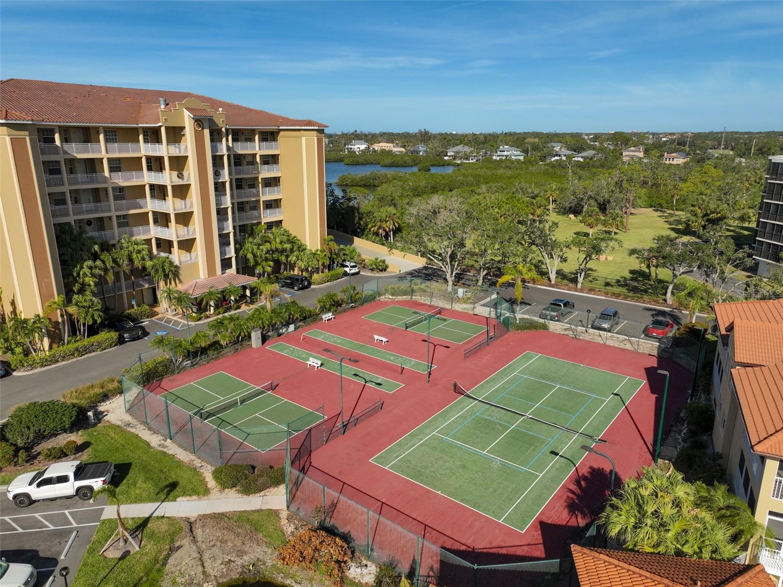 BLACKBURN HARBOR WATERFRONT VILLAS - Residential