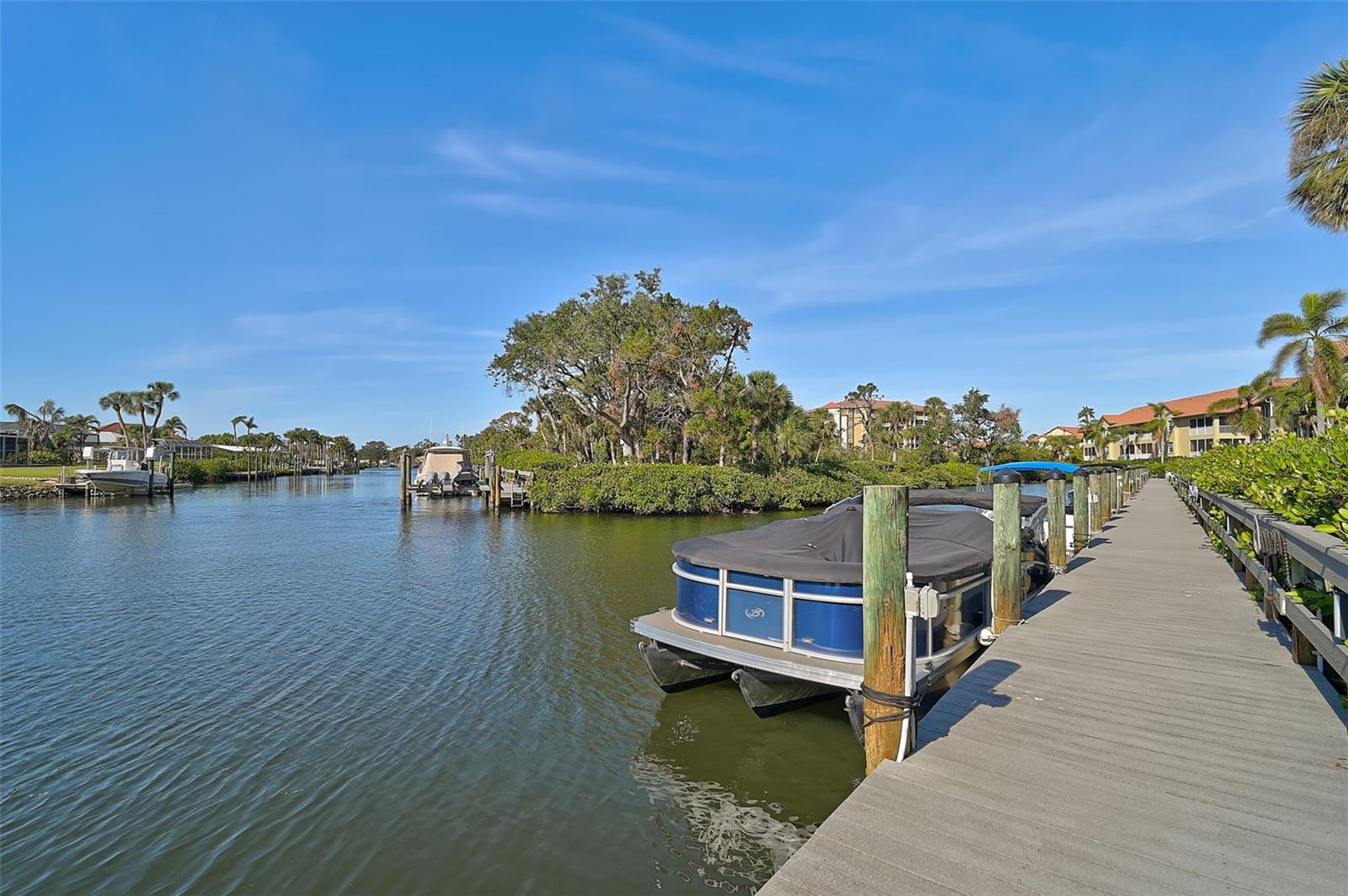 BLACKBURN HARBOR WATERFRONT VILLAS - Residential