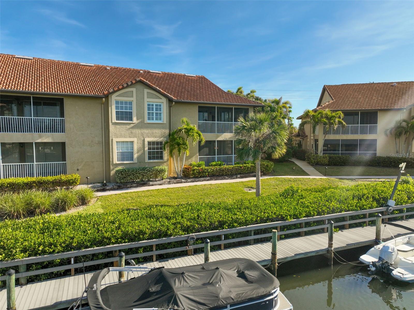BLACKBURN HARBOR WATERFRONT VILLAS - Residential