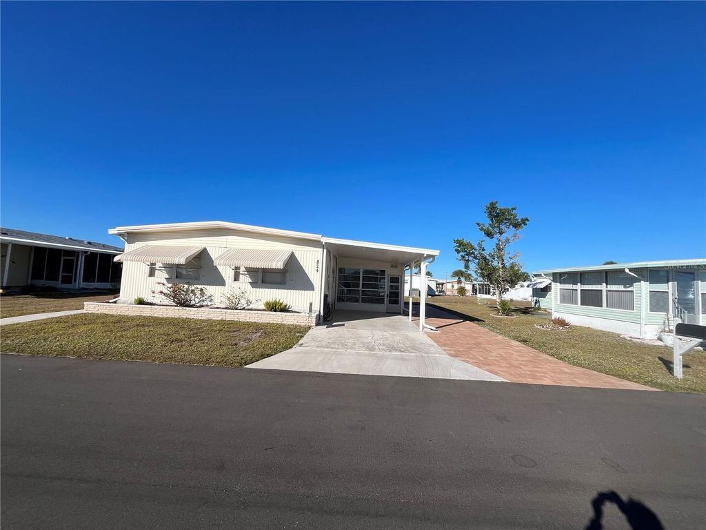 Photo of 824 Cervina Drive, Venice, FL 34285 (MLS # N6141423)