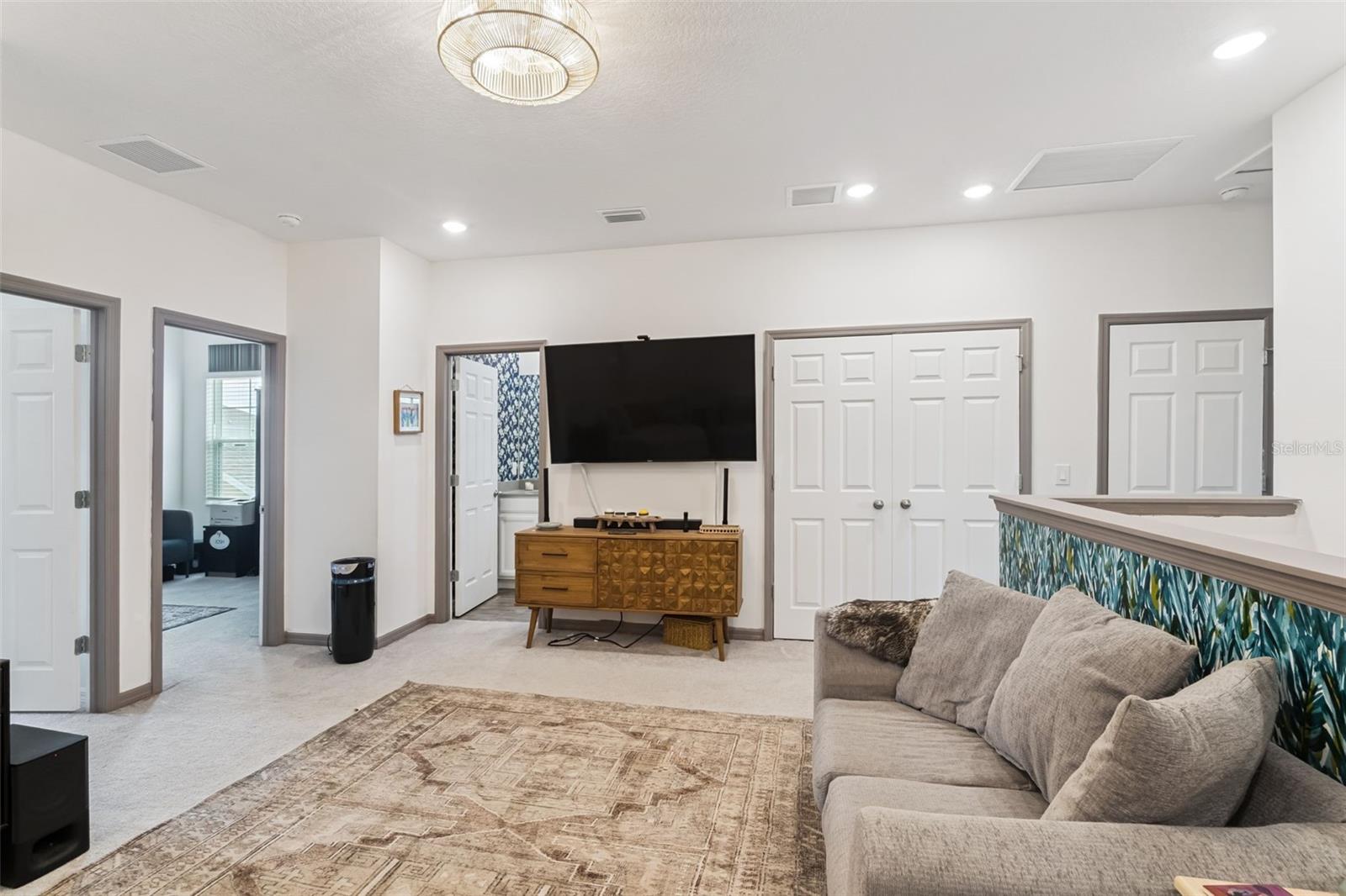 MEZZANO - Residential