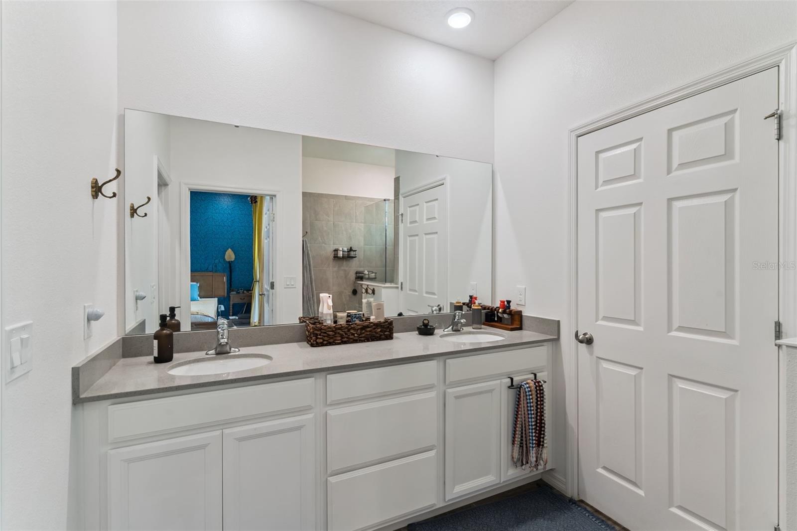 MEZZANO - Residential