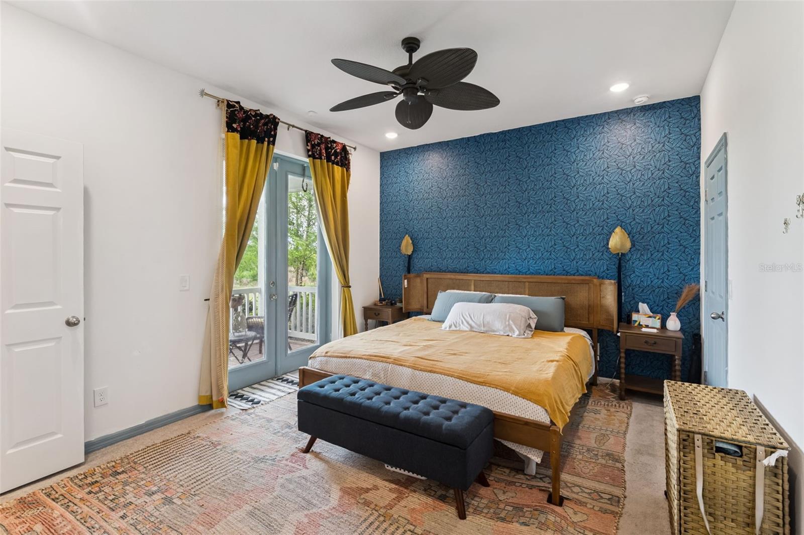 MEZZANO - Residential