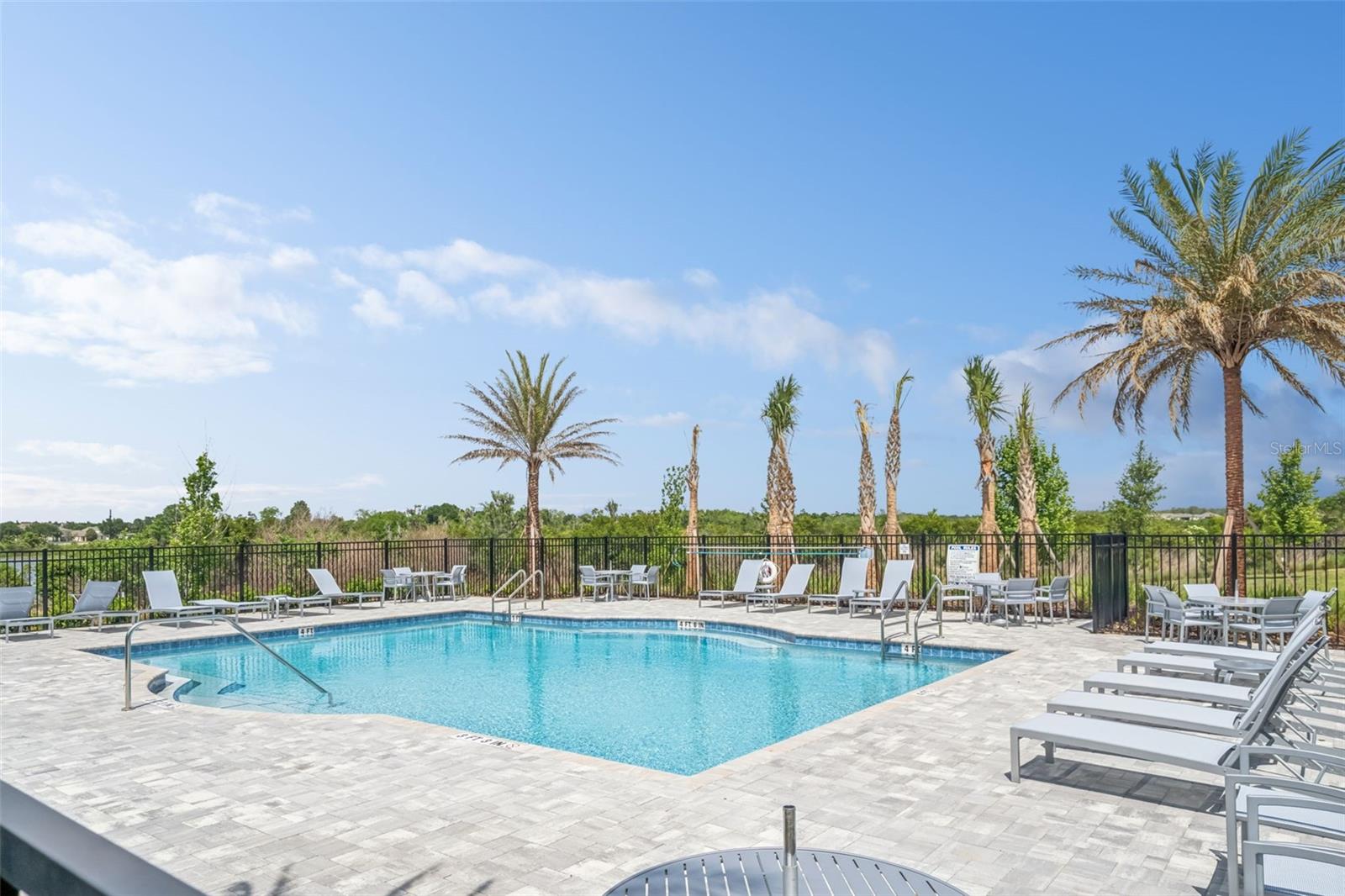 MEZZANO - Residential