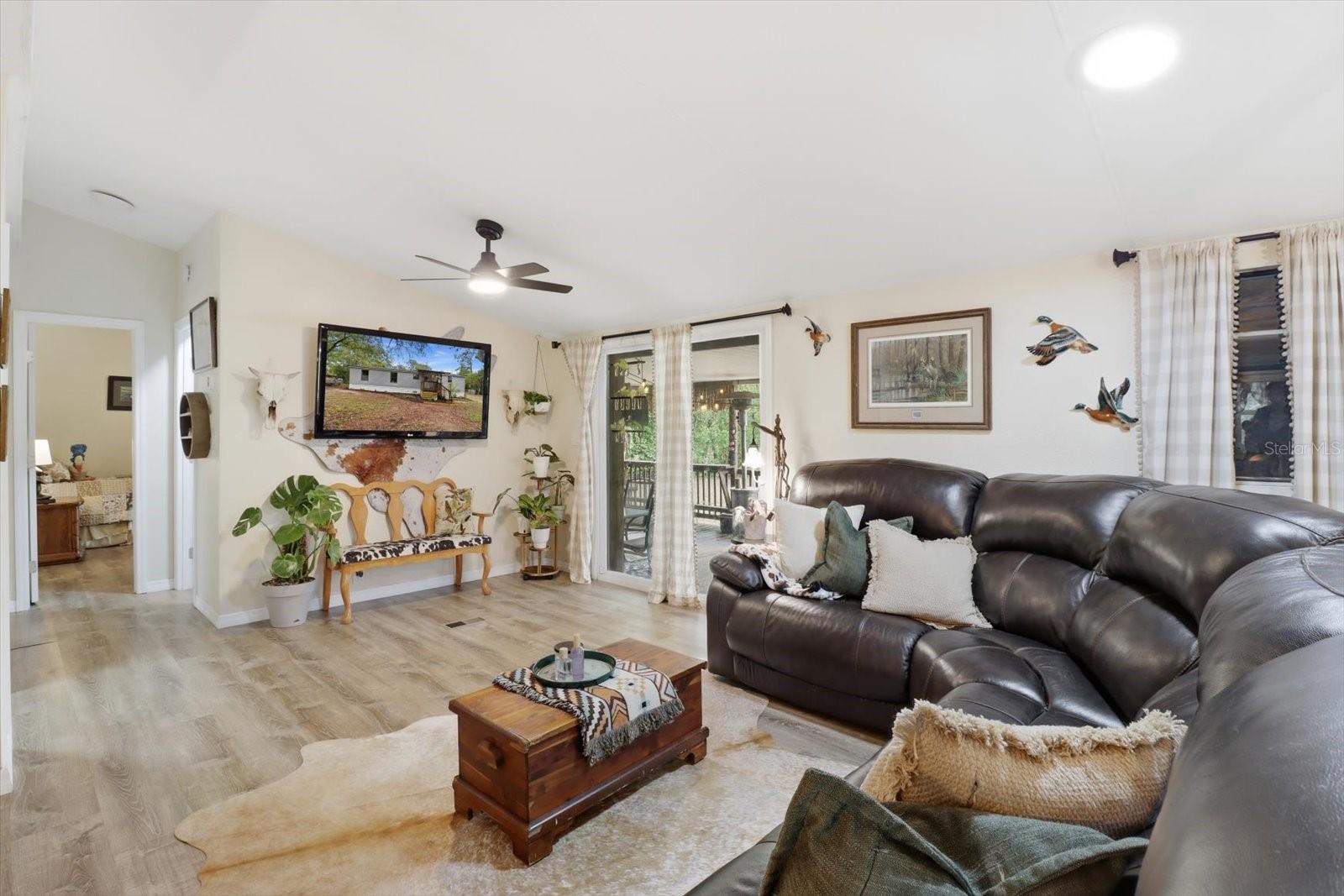 OAK FOREST ESTATES UNREC SUB - Residential