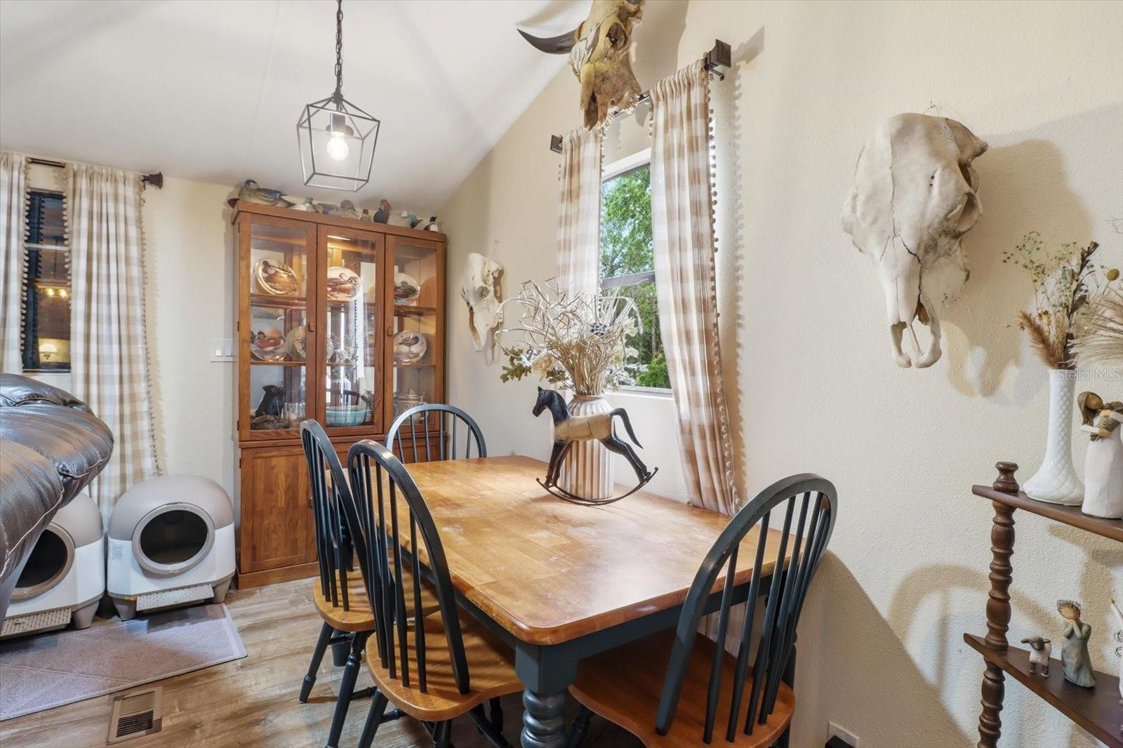 OAK FOREST ESTATES UNREC SUB - Residential