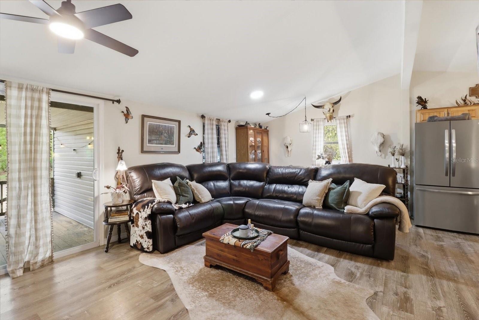 OAK FOREST ESTATES UNREC SUB - Residential