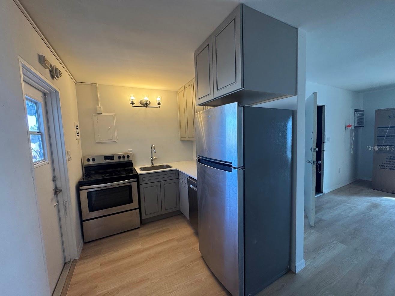 LAKE KILLARNEY CONDO - Residential Lease