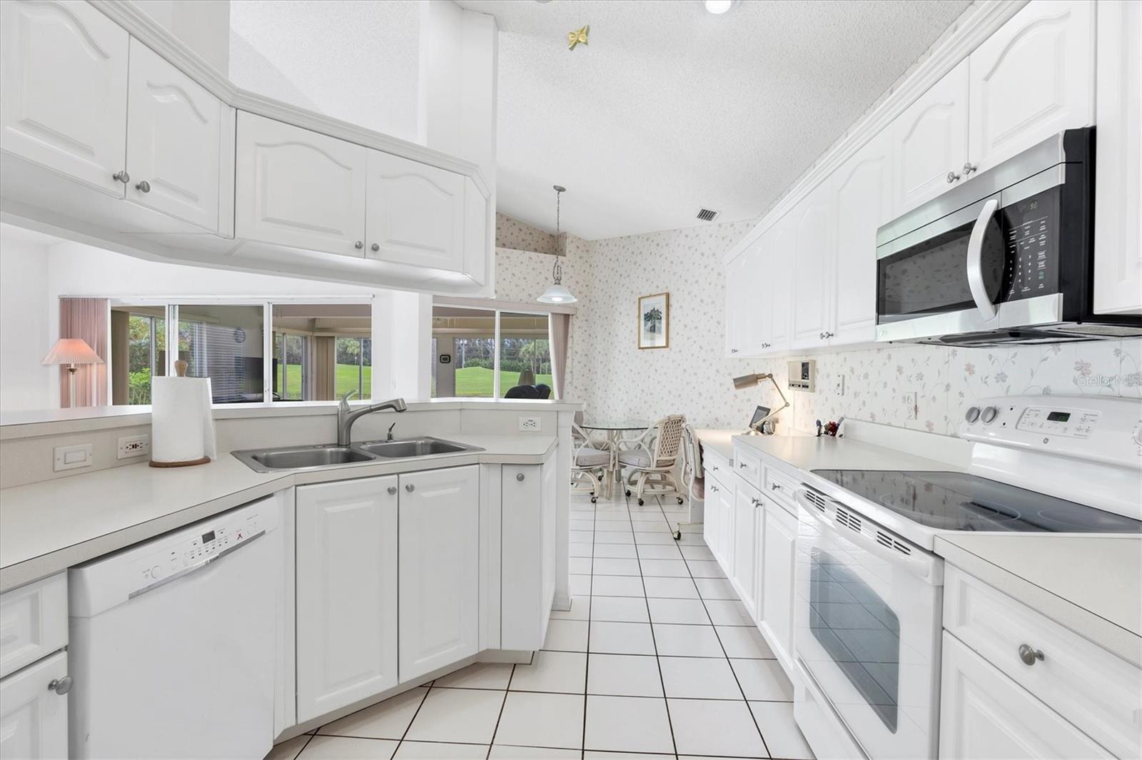 TURNBERRY PLACE - Residential