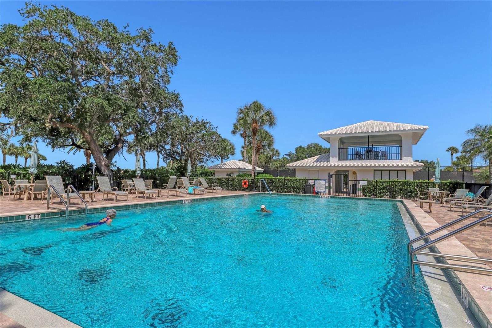 TURNBERRY PLACE - Residential