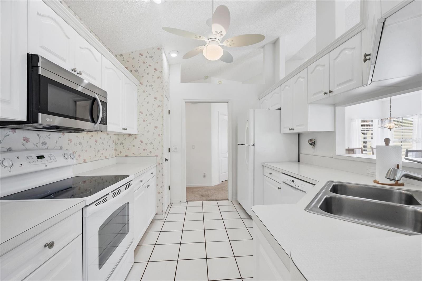 TURNBERRY PLACE - Residential