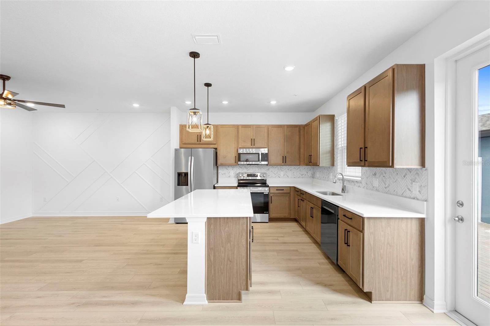 EDEN CREST TOWNHOMES - Residential Lease