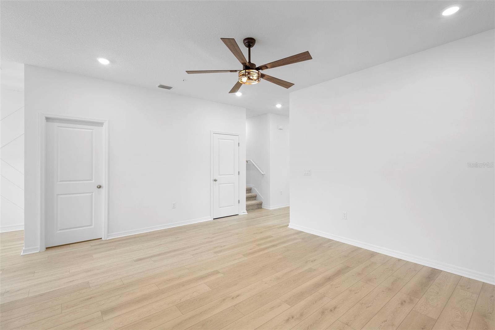 EDEN CREST TOWNHOMES - Residential Lease