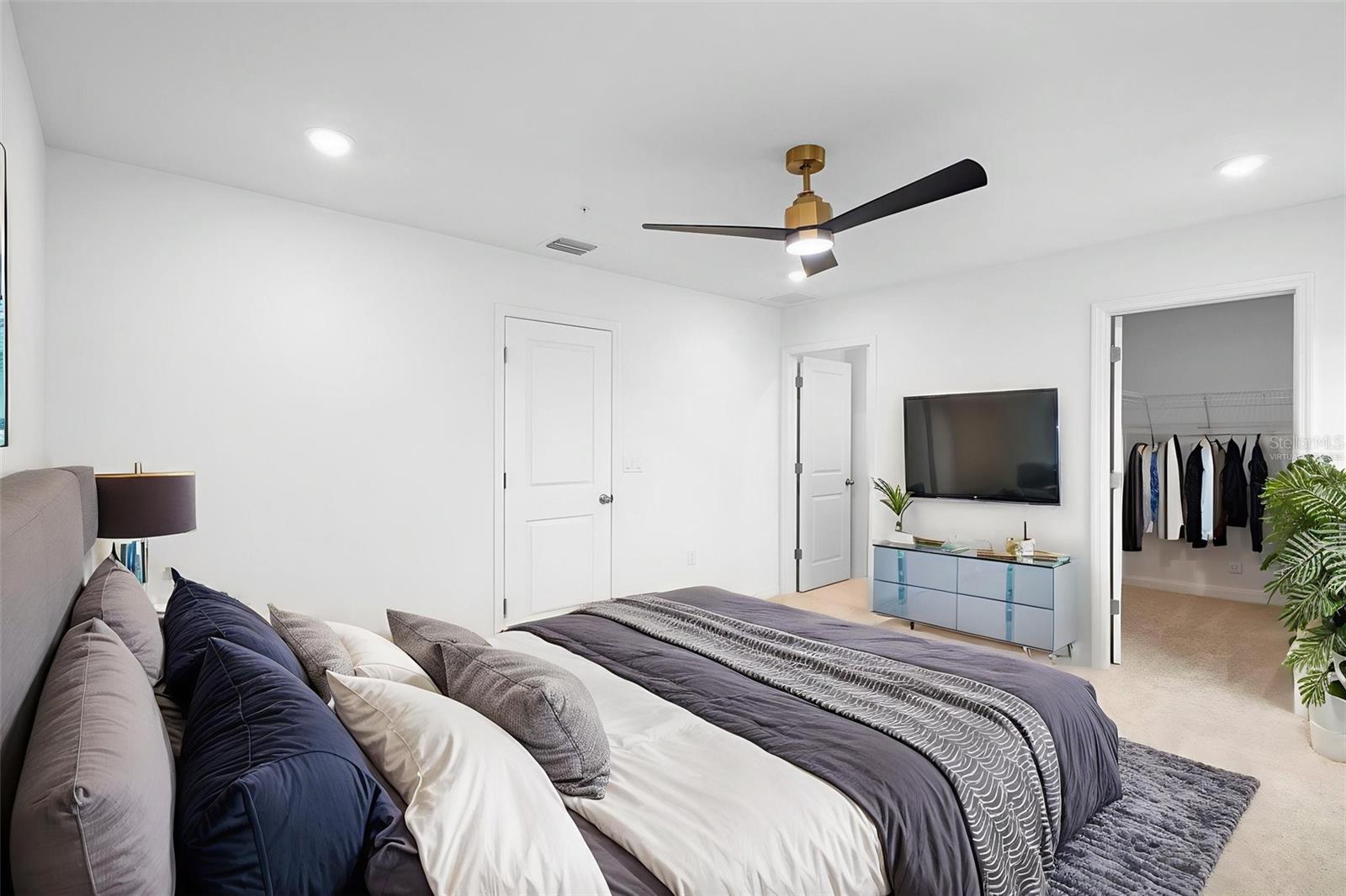 EDEN CREST TOWNHOMES - Residential Lease