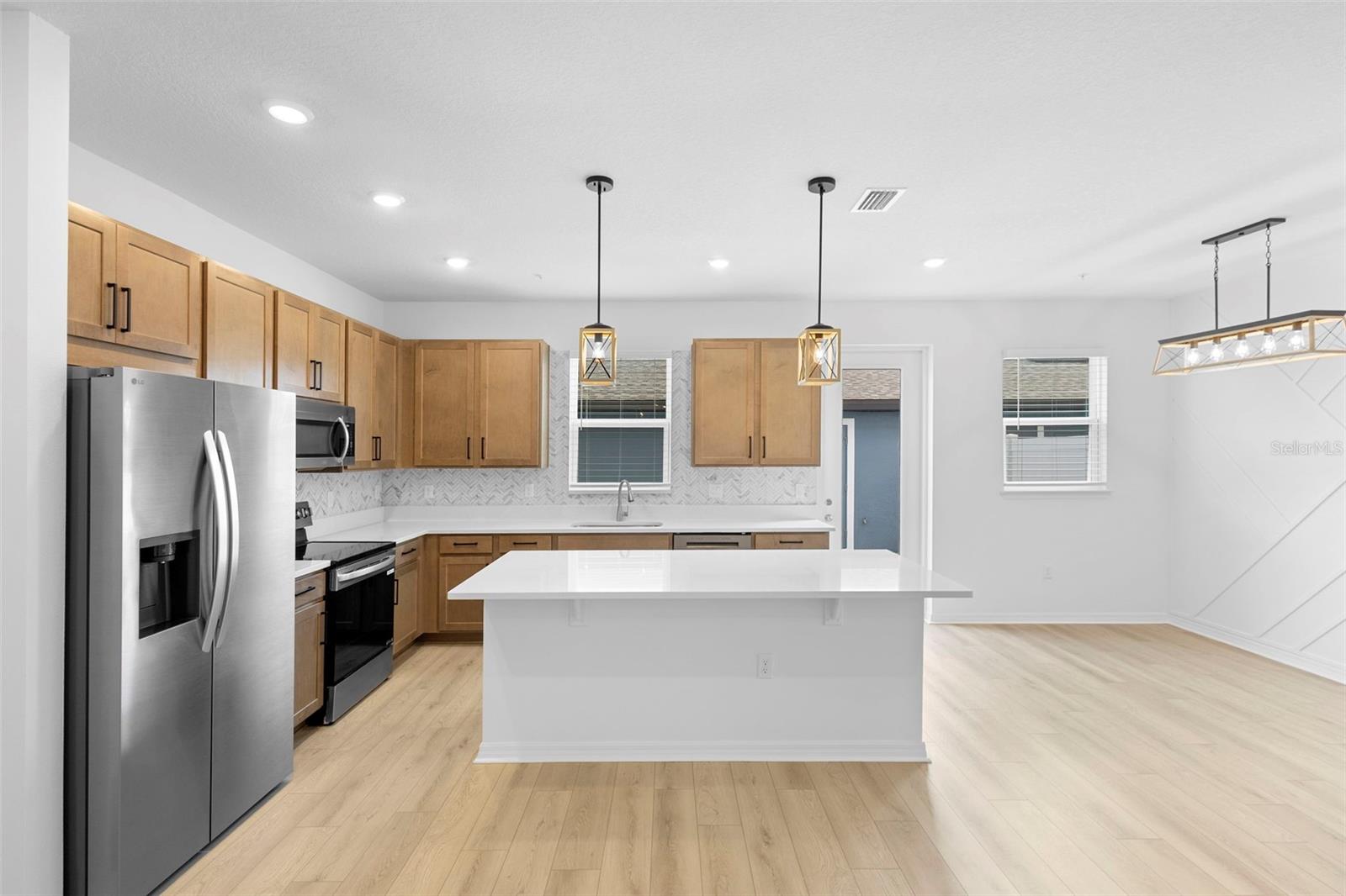 EDEN CREST TOWNHOMES - Residential Lease