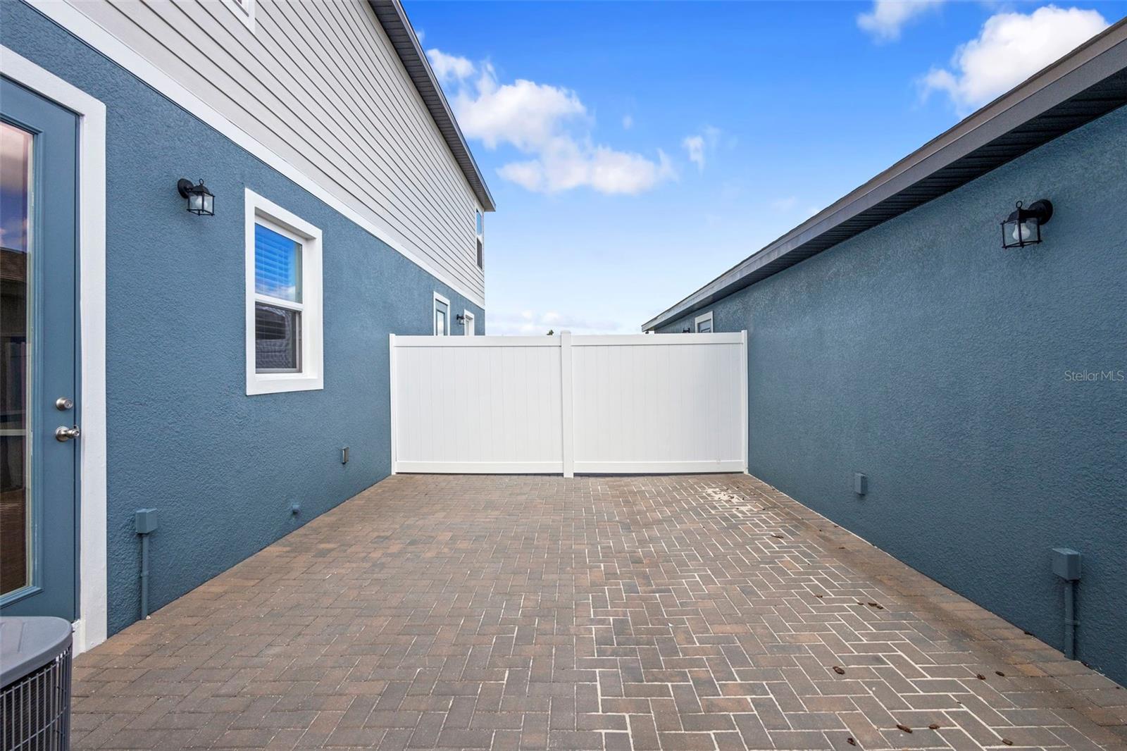 EDEN CREST TOWNHOMES - Residential Lease