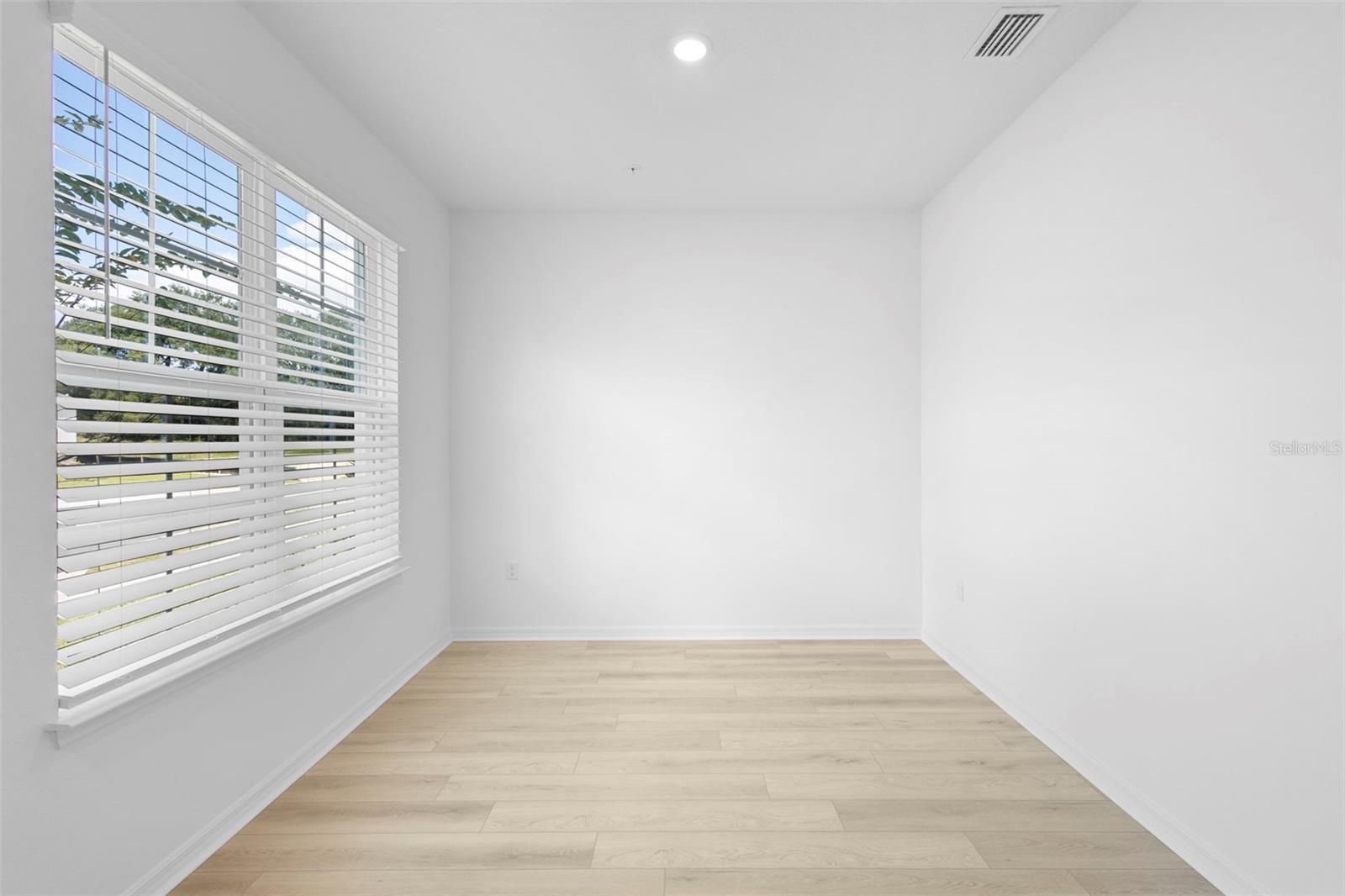 EDEN CREST TOWNHOMES - Residential Lease