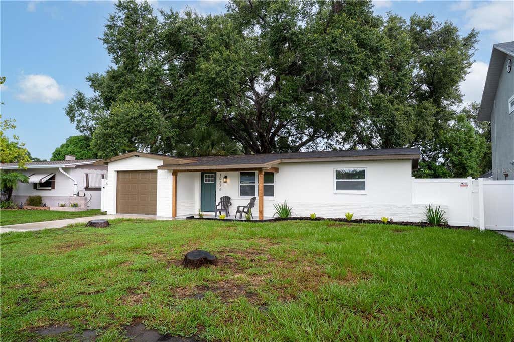 Photo of 10276 62nd Circle, Seminole, FL 33772 (MLS # TB8535646)