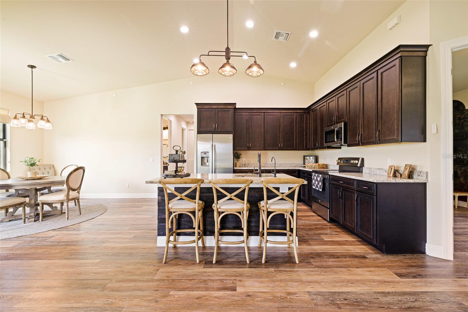 RIVERWIND COVE PH 02 - Residential