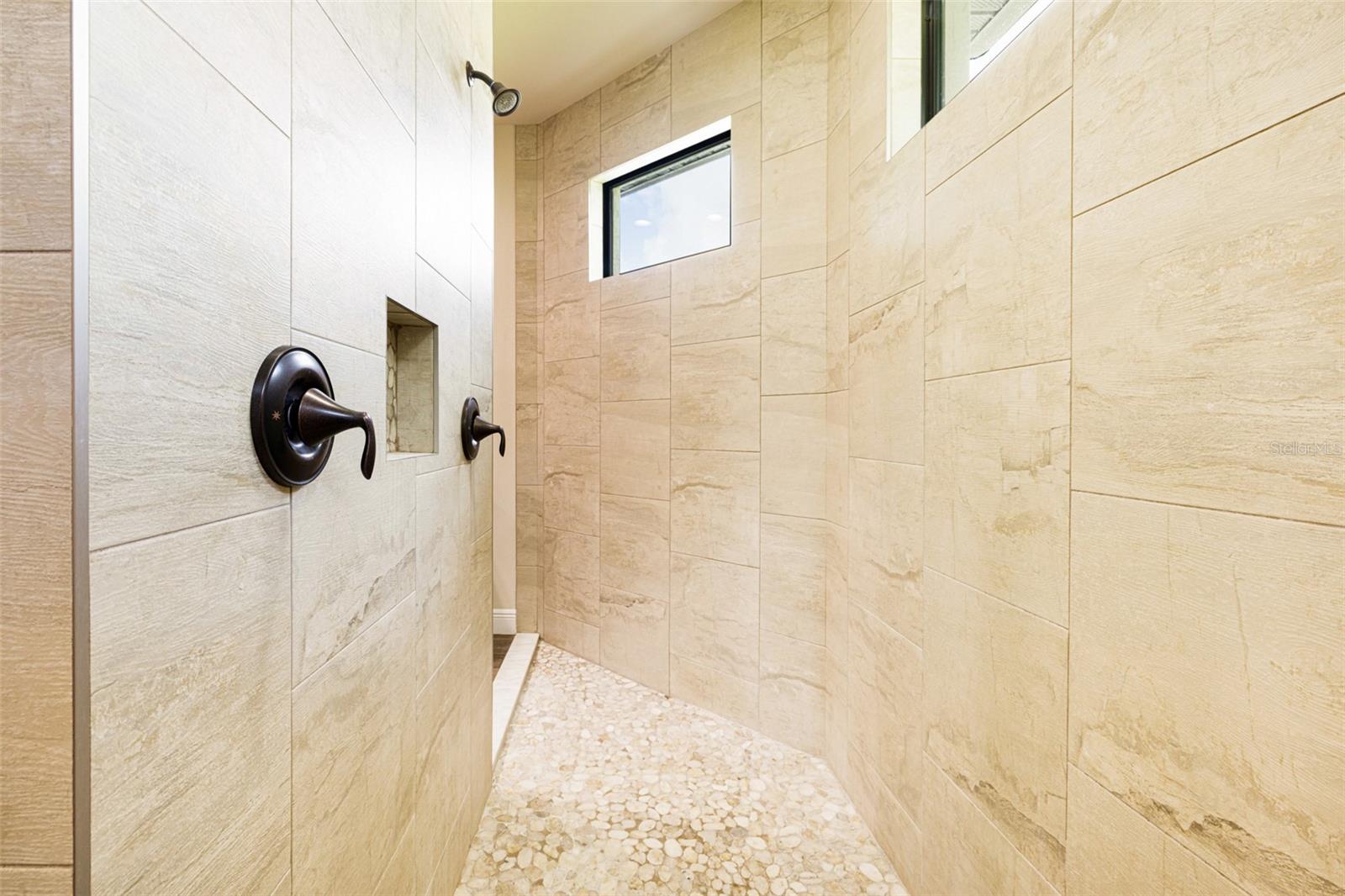 RIVERWIND COVE PH 02 - Residential