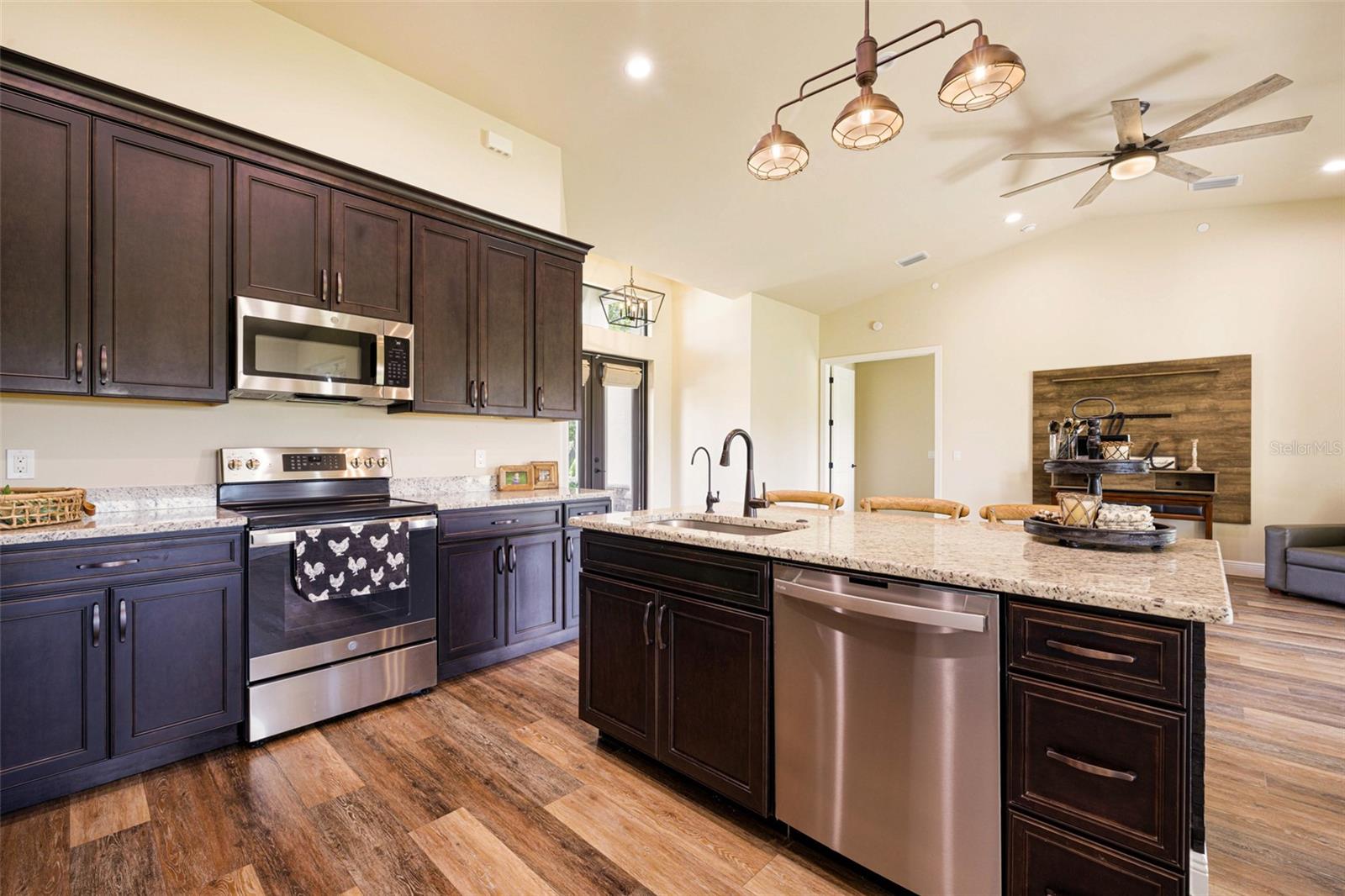 RIVERWIND COVE PH 02 - Residential