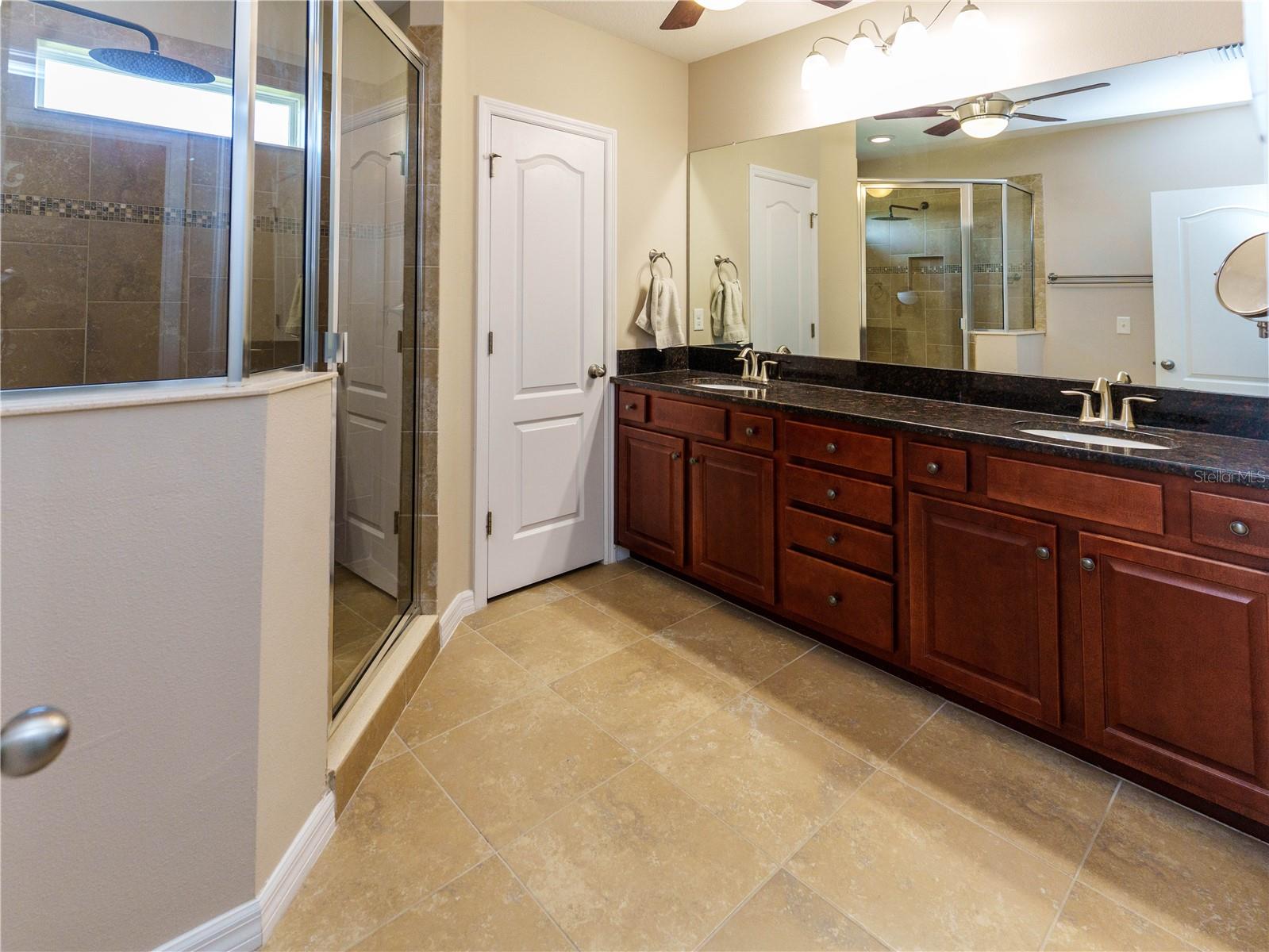 COLONNADE - Residential