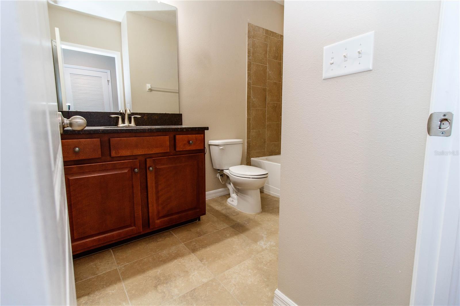 COLONNADE - Residential