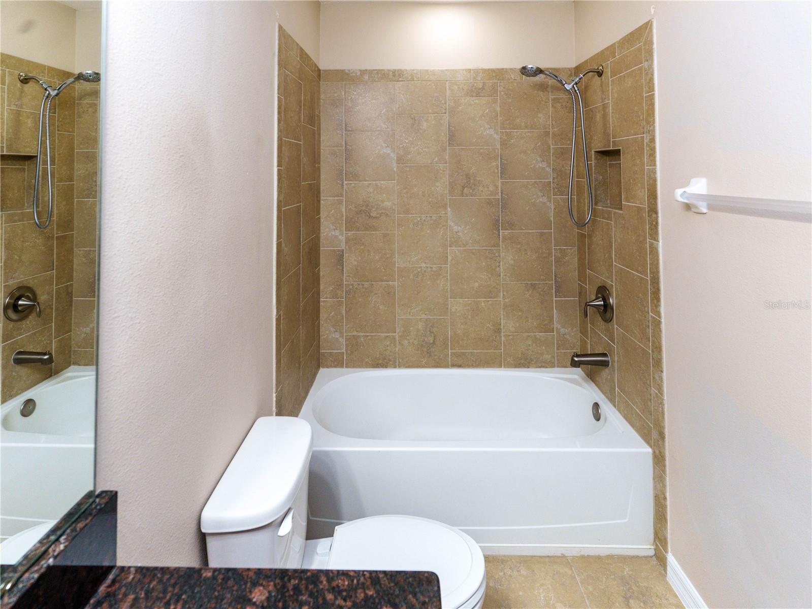 COLONNADE - Residential