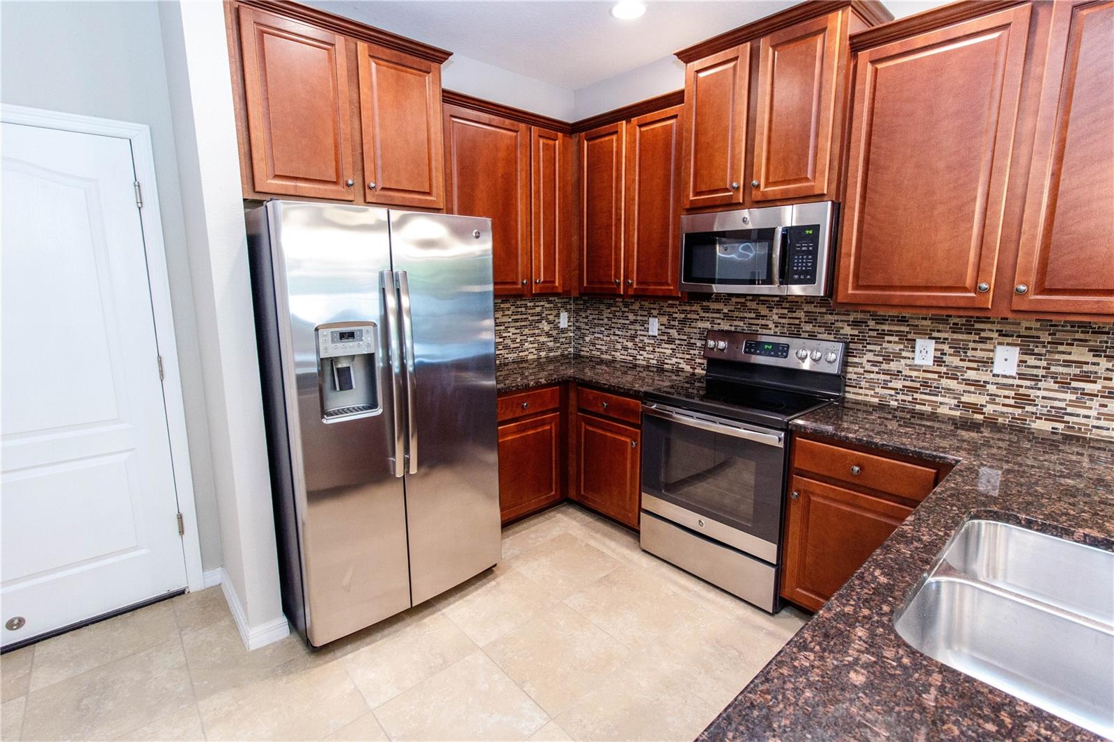 COLONNADE - Residential