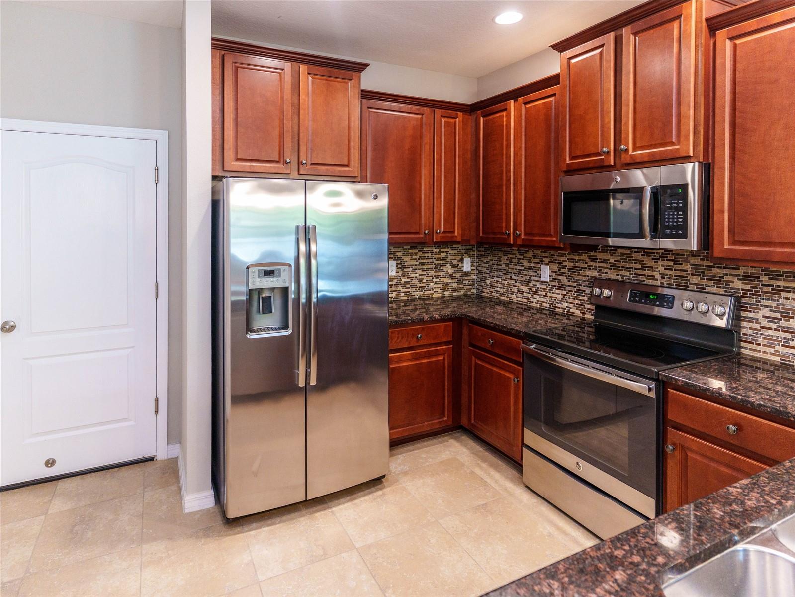 COLONNADE - Residential