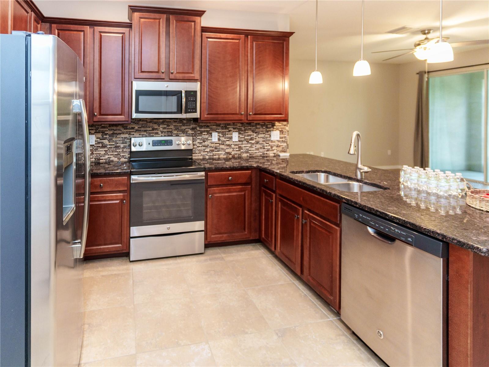 COLONNADE - Residential