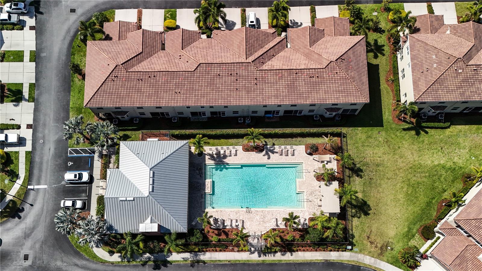 COLONNADE - Residential