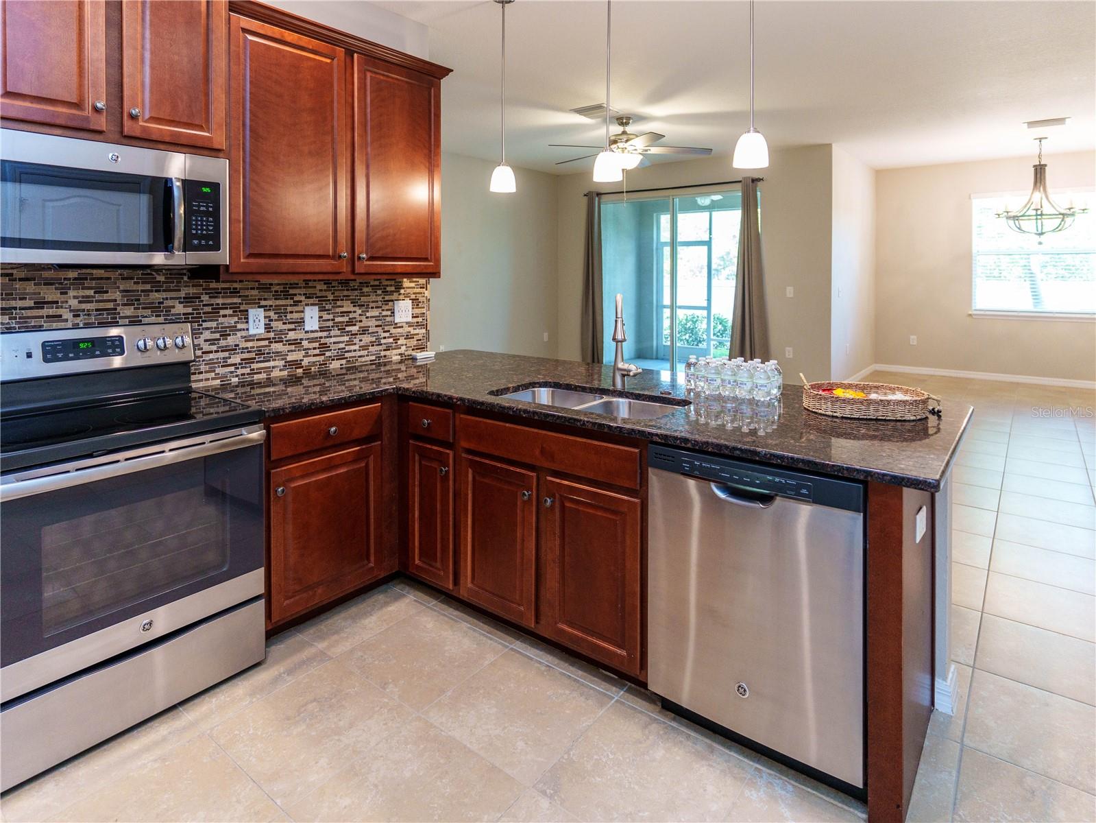 COLONNADE - Residential