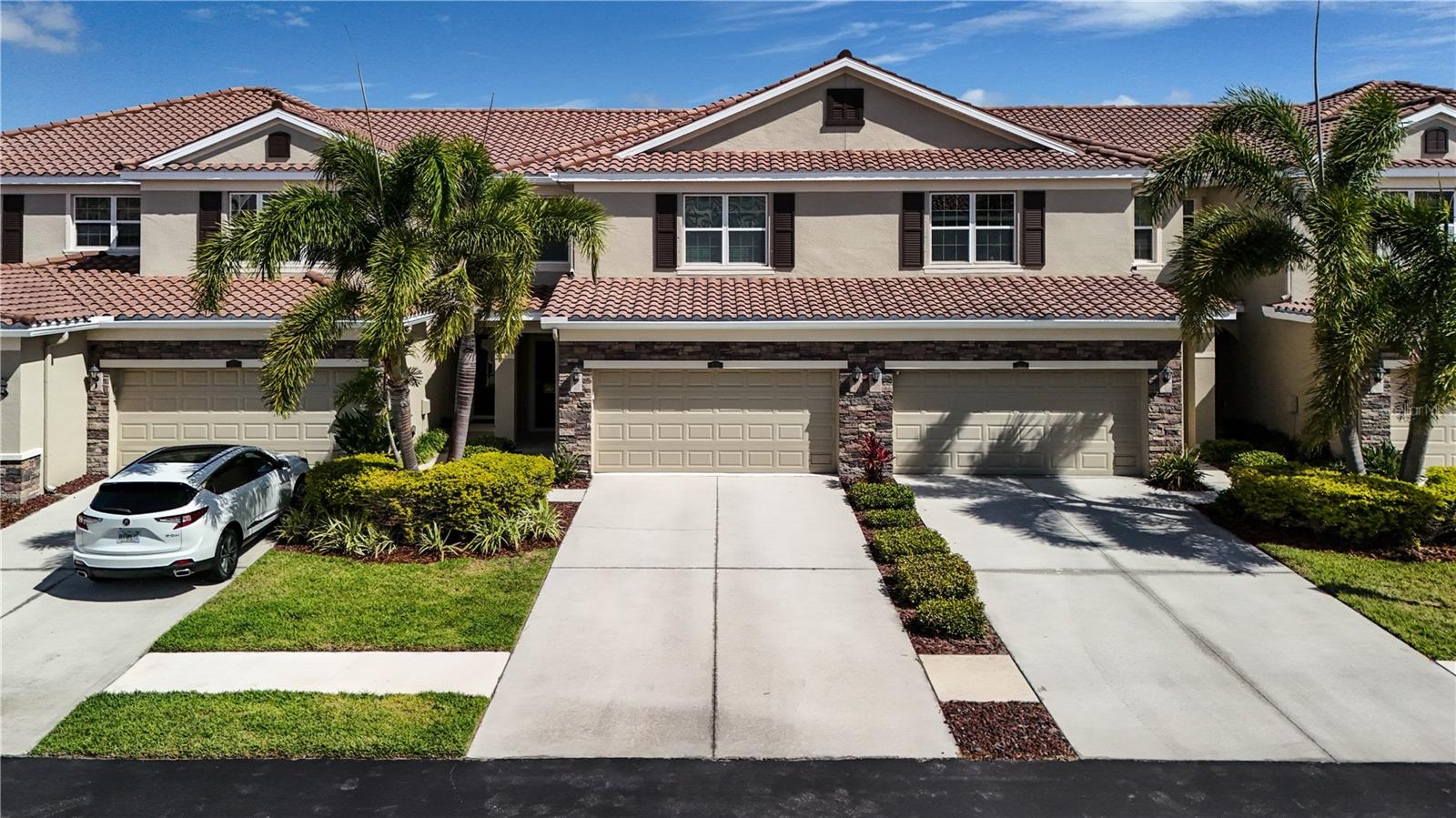 COLONNADE - Residential