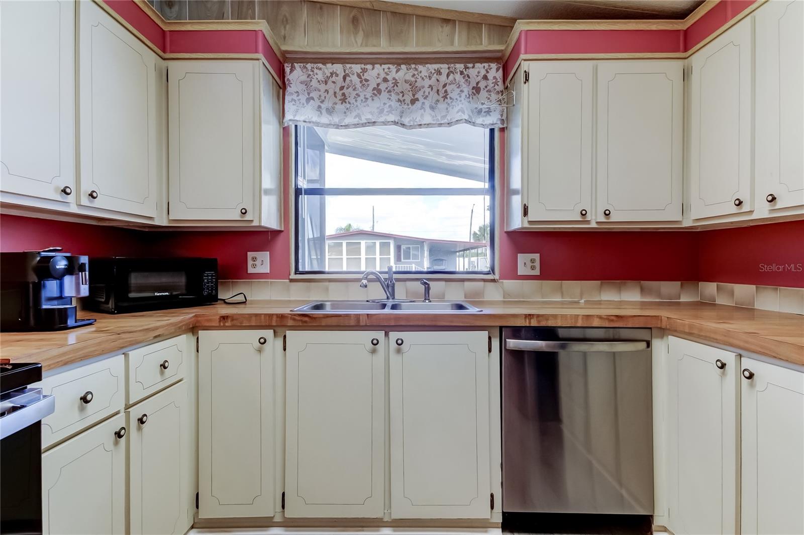 STONEHEDGE ON THE HILL M/H PARK CO-OP UNREC - Residential