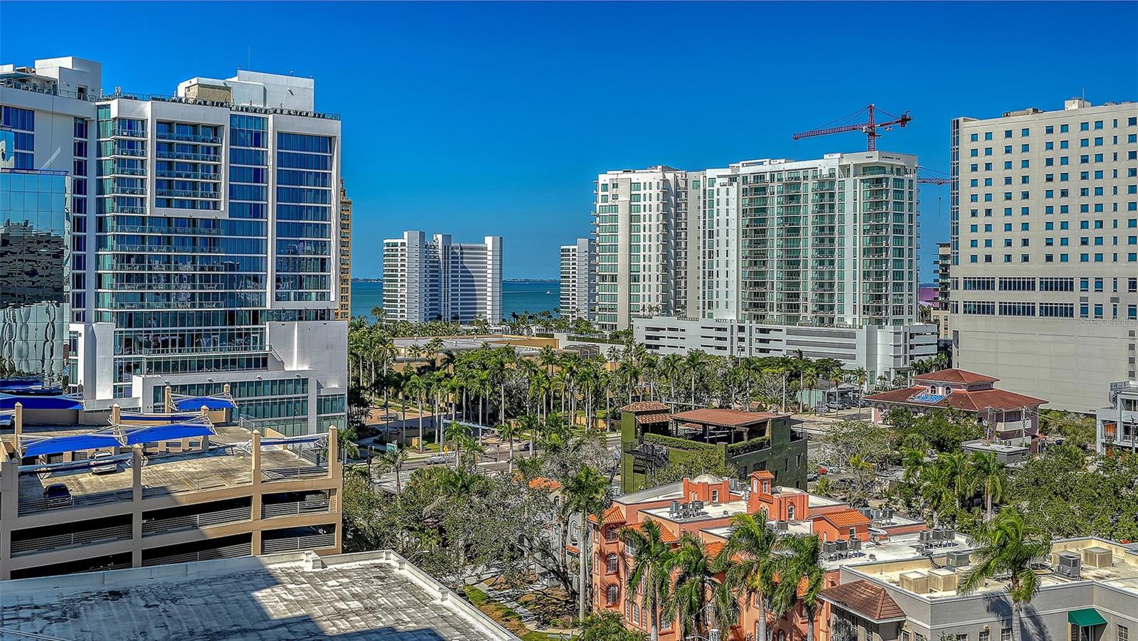 BAY PLAZA - Residential