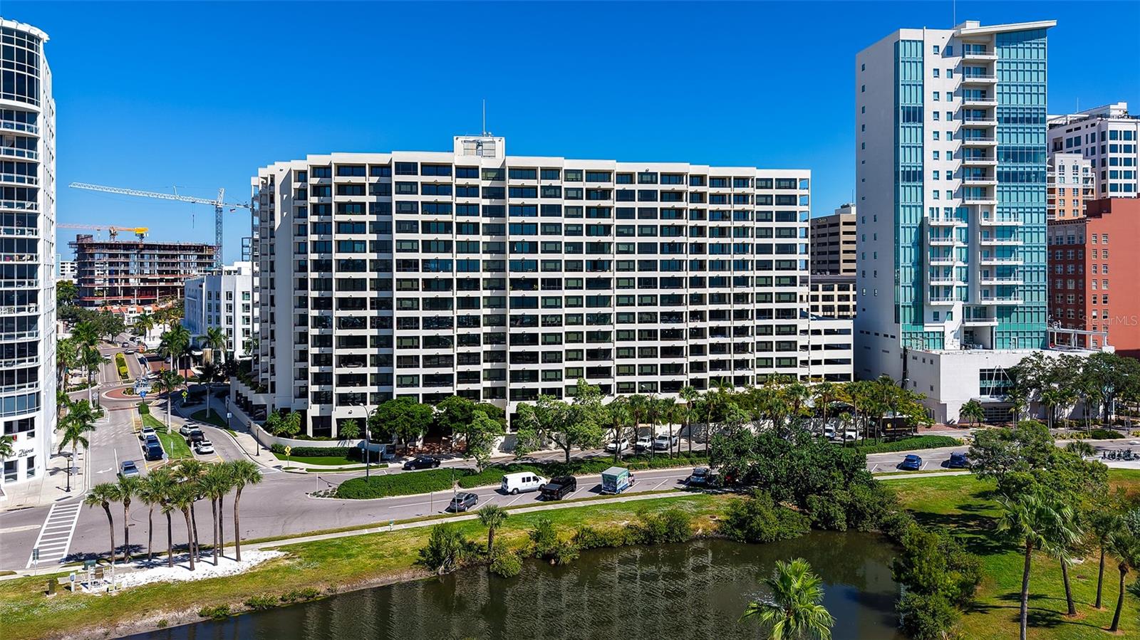 BAY PLAZA - Residential