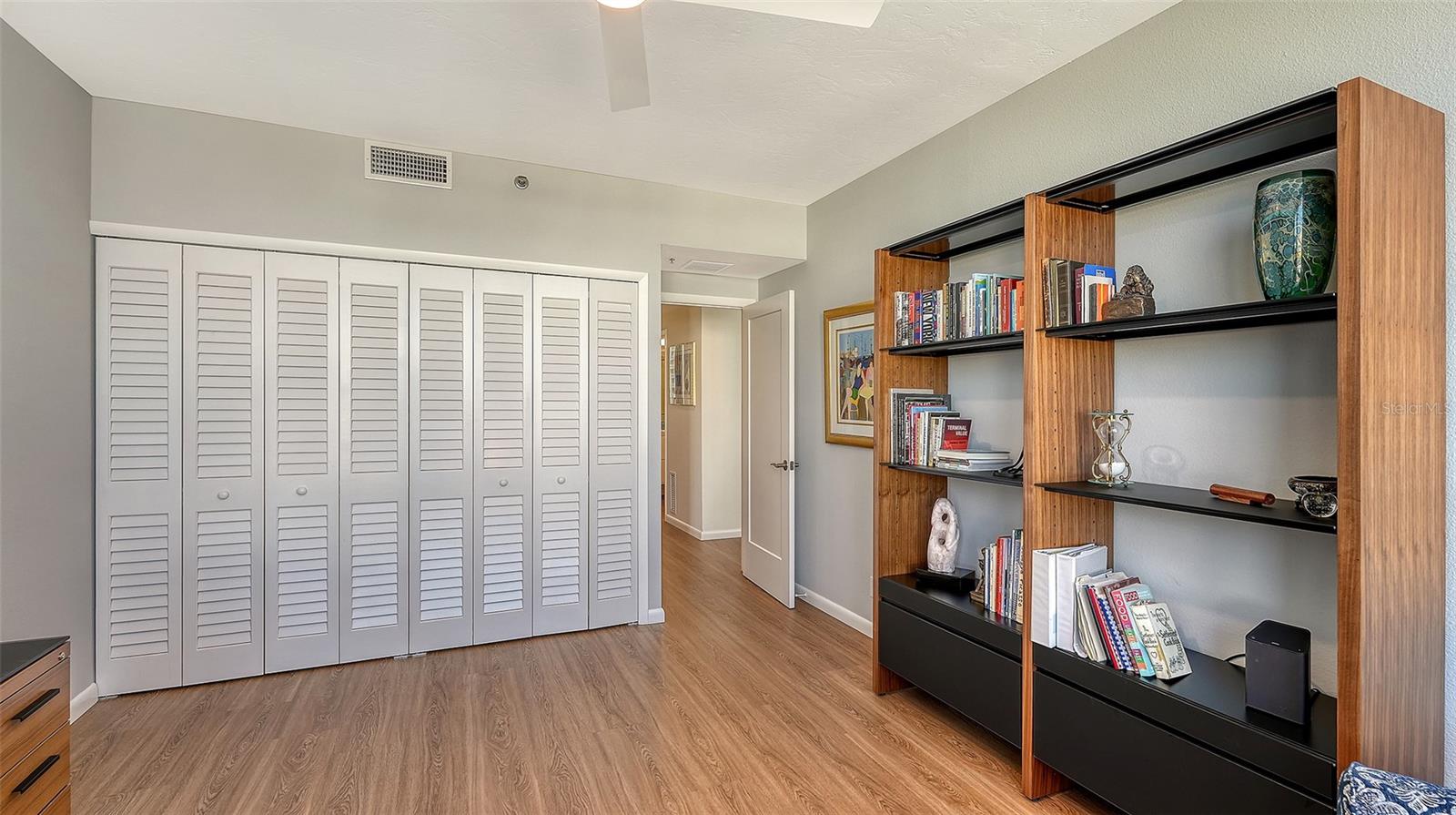 BAY PLAZA - Residential