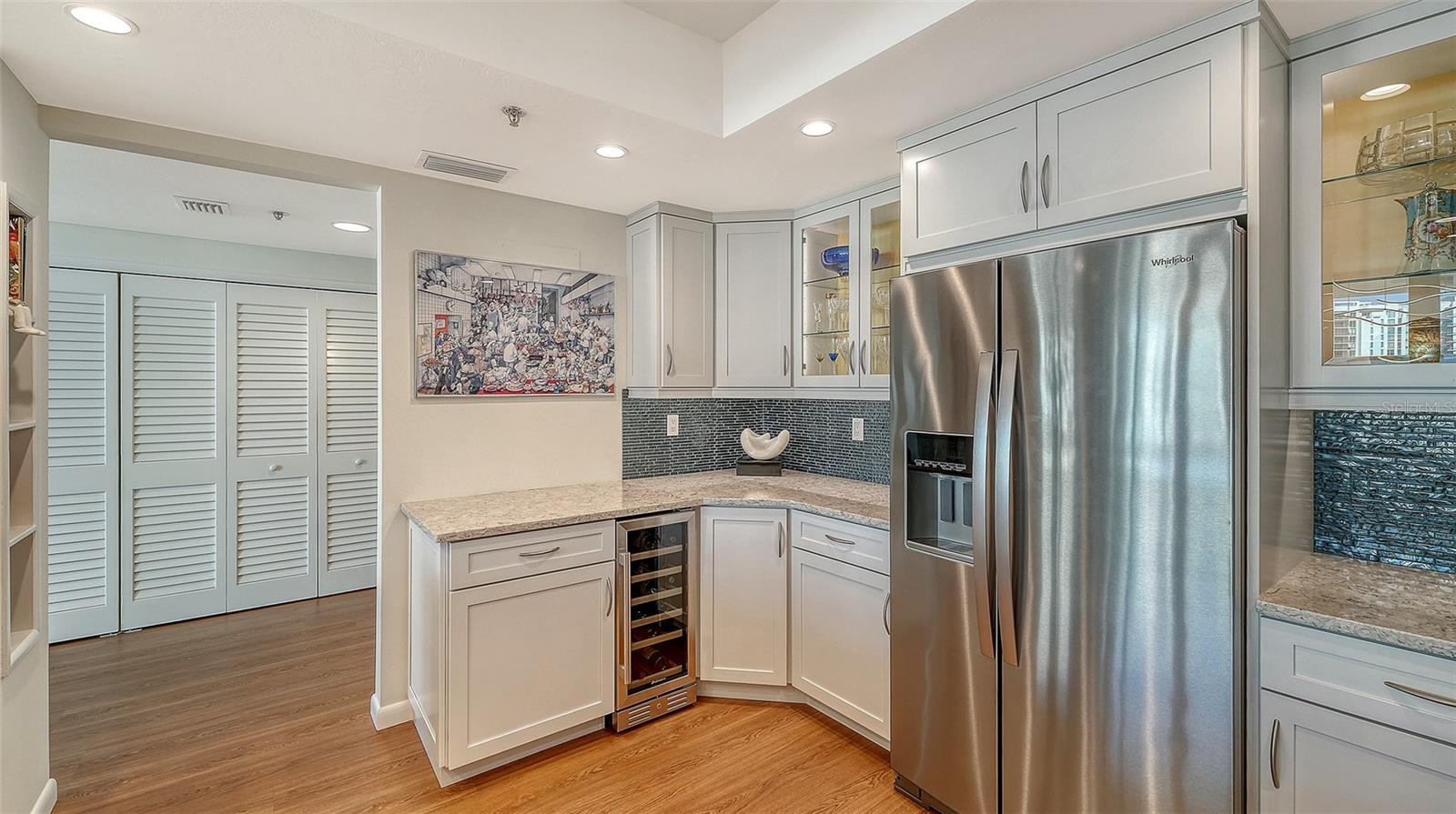 BAY PLAZA - Residential