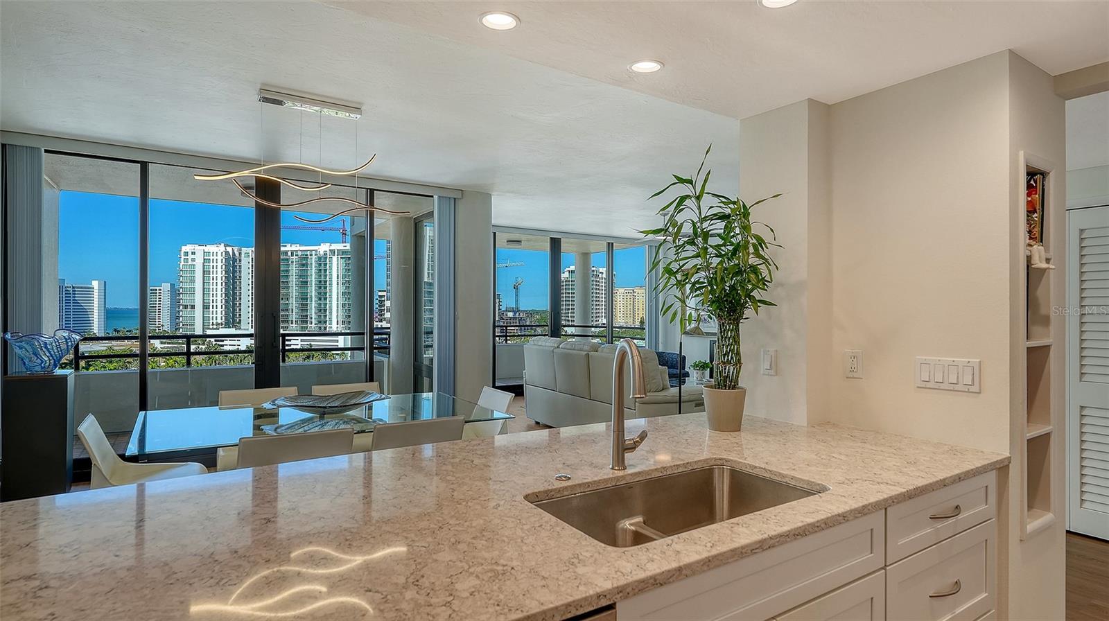 BAY PLAZA - Residential