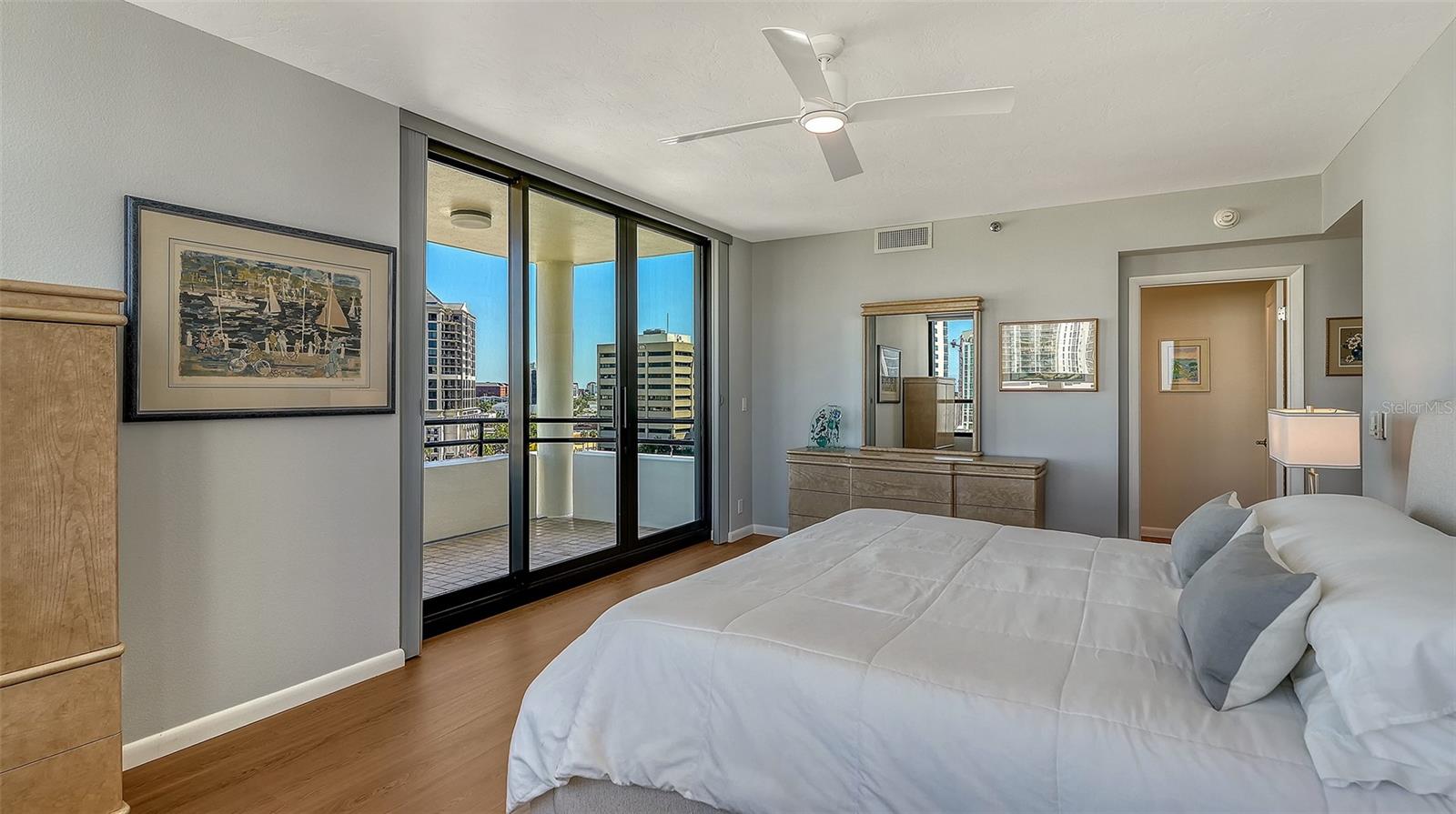 BAY PLAZA - Residential