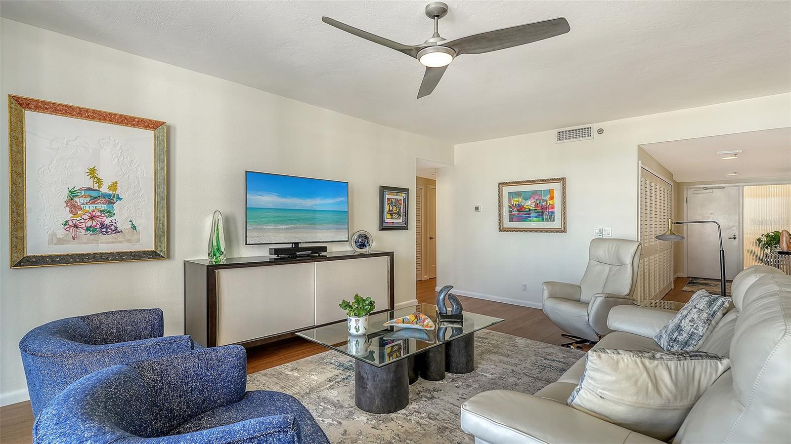 BAY PLAZA - Residential