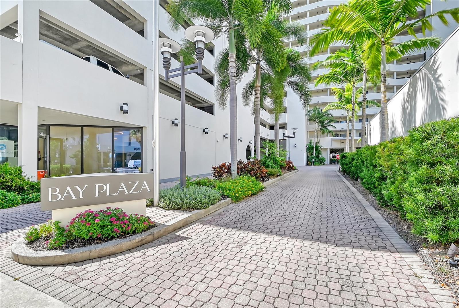 BAY PLAZA - Residential