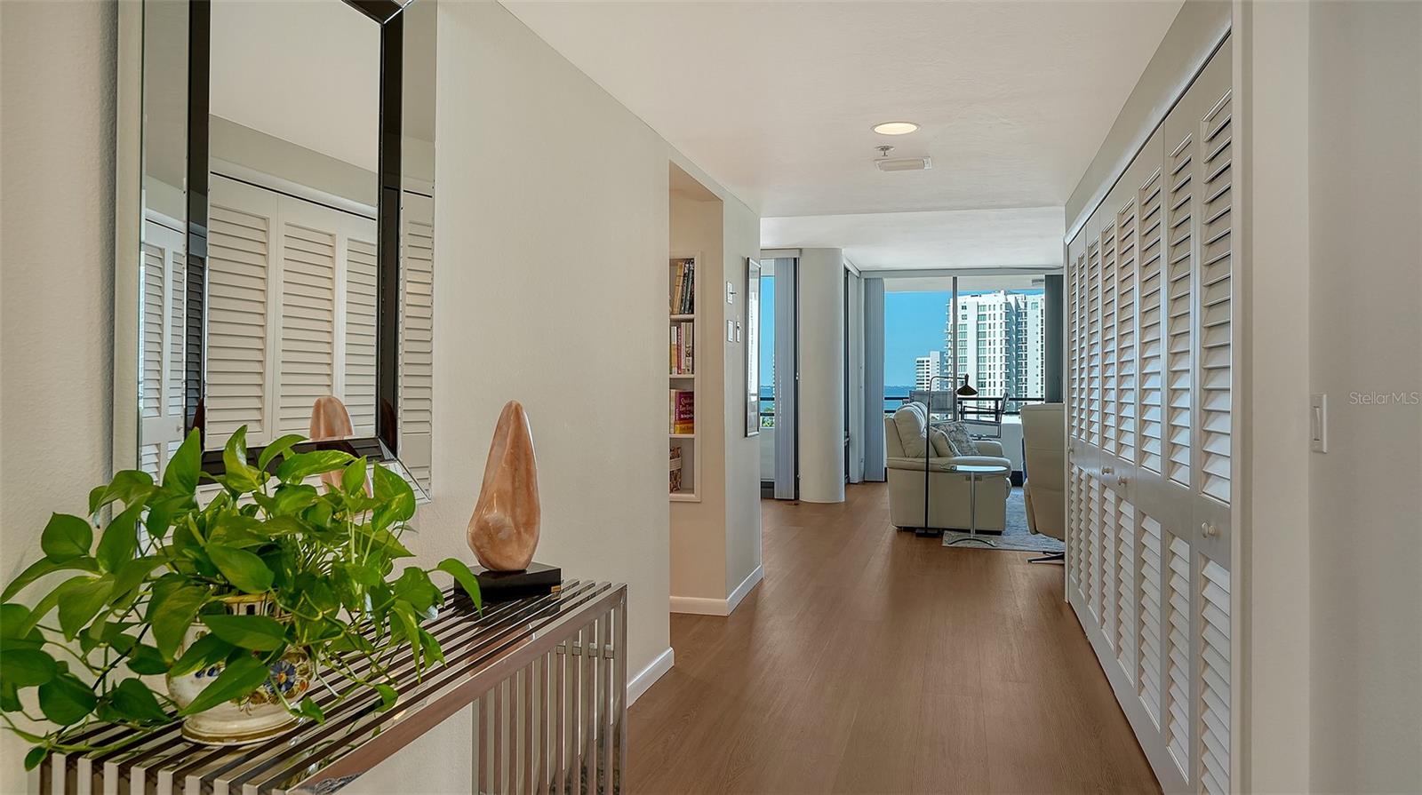 BAY PLAZA - Residential