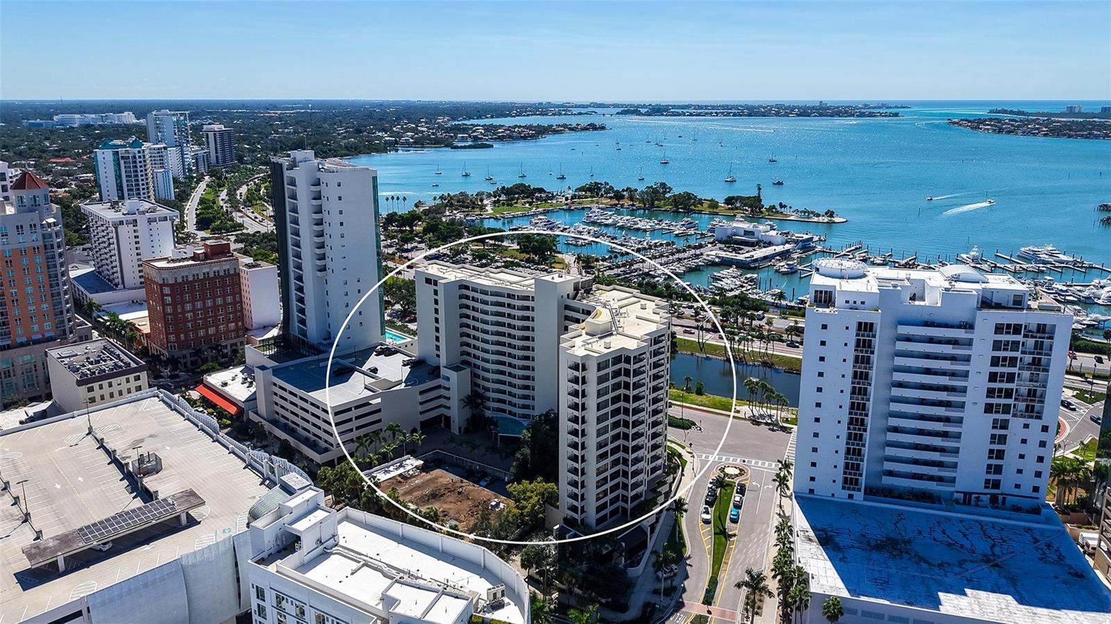 BAY PLAZA - Residential