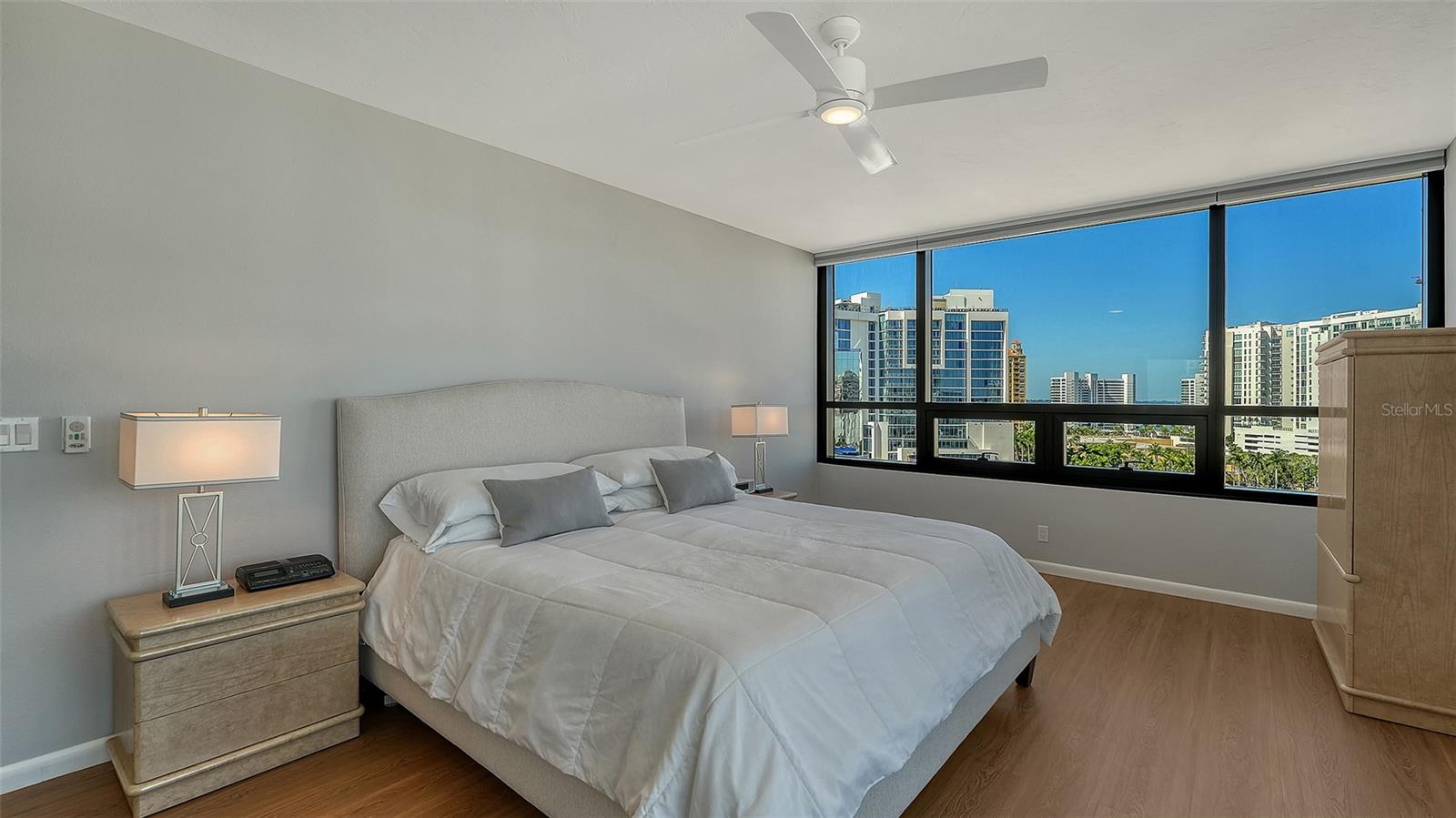 BAY PLAZA - Residential